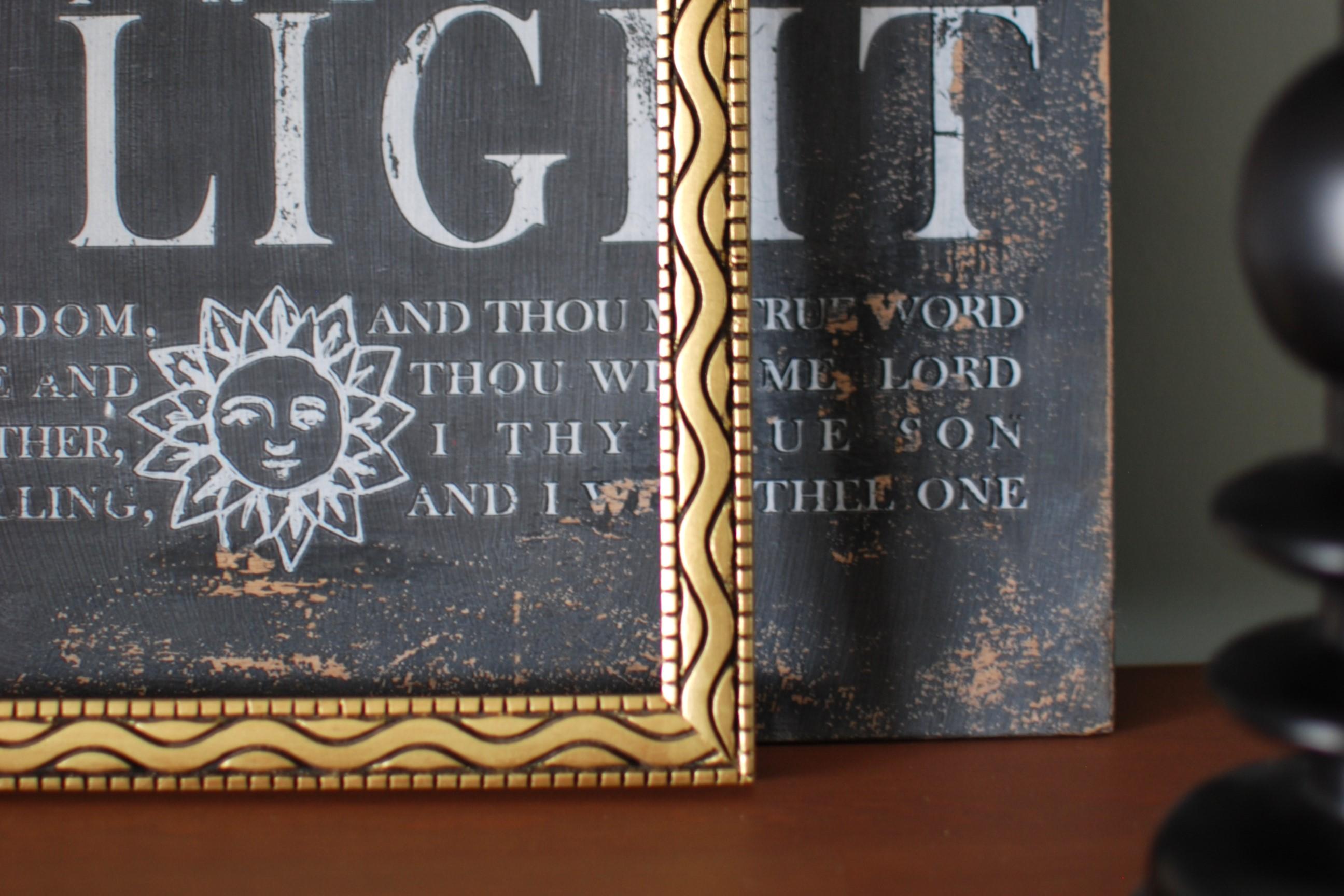 Zlatý rám s ornamentom